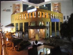 Square Hotell Hyderabad Exteriör bild